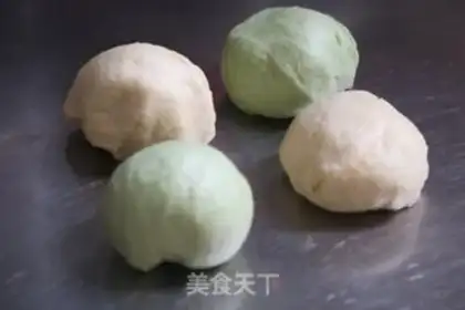 Make Christmas bread step 7