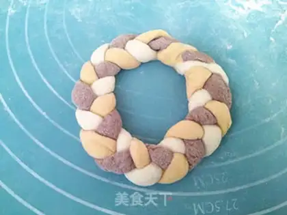 Make Christmas rings step 7