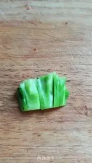 Make Garlic orchid Christmas tree step 1