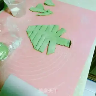Make Christmas bread step 9