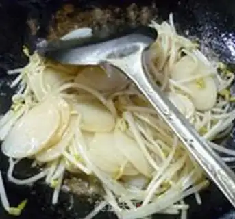Make Skinny green bean sprouts step 6