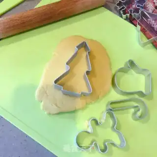 Make Christmas gingercake step 4