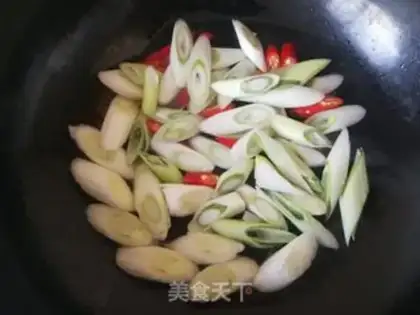 Make Little pepper onion fried lamb step 8