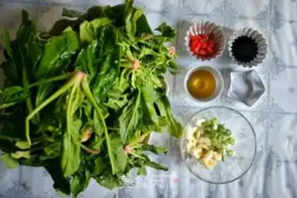 Make The spinach Christmas tree step 0