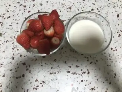Make Tea strawberry mousse cake step 2
