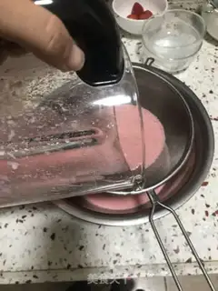 Make Tea strawberry mousse cake step 4
