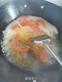 Make Simple tomato noodles step 3