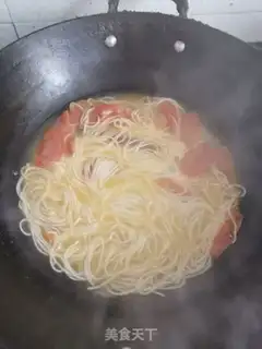 Make Simple tomato noodles step 4