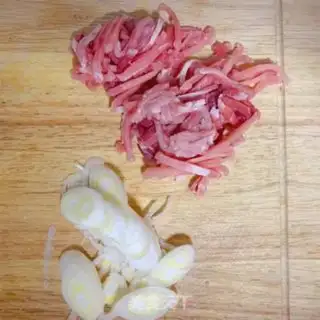 Make Quick-hand carrots and gravy step 1