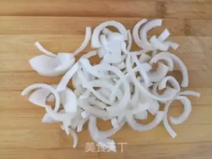 Make Black pepper beef noodles step 2