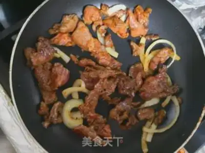 Make Black pepper beef noodles step 4