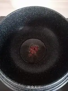 Make Sour spicy. Soup noodles step 1