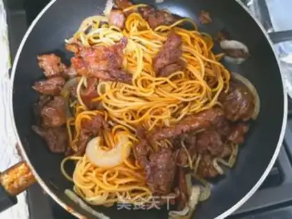Make Black pepper beef noodles step 6