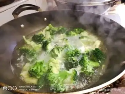 Make Fried blue flowers step 1
