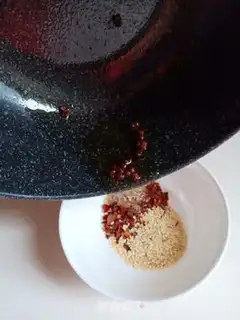 Make Sour spicy. Soup noodles step 2