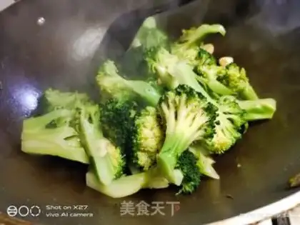 Make Fried blue flowers step 3