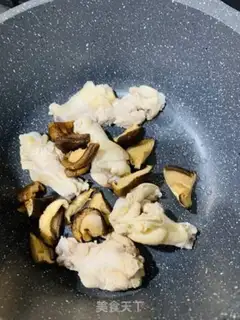 Make Sphinx, chicken leg soup step 2