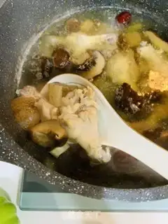 Make Sphinx, chicken leg soup step 8