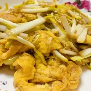 Make Quick, greasy and yellow eggs step 8