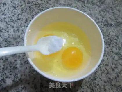 Make Eggs holding old tofu step 4