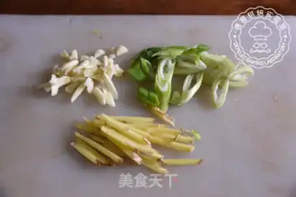 Make Mulberry mushroom steam chicken step 1