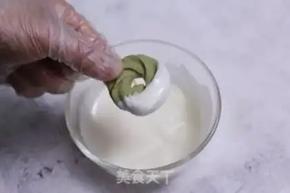 Make Christmas cookies step 5