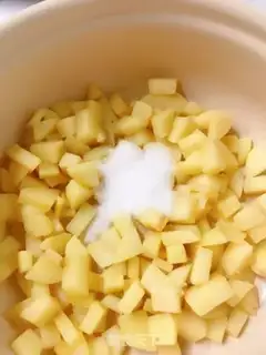 Make Christmas apple pie step 4