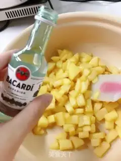 Make Christmas apple pie step 6