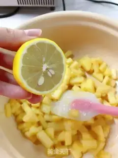 Make Christmas apple pie step 7