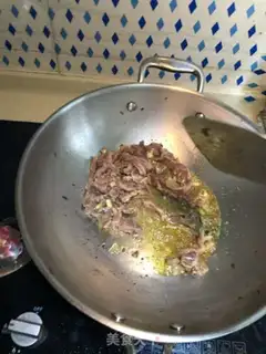 Make Beef roasted with yellow carrots step 2