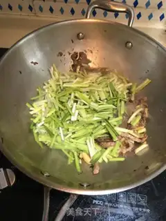 Make Beef roasted with yellow carrots step 3