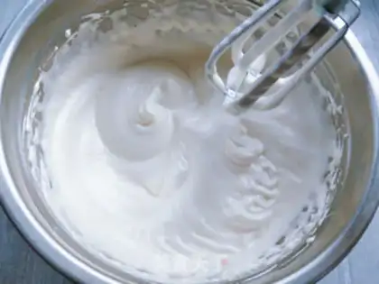 Make Sheep and goat cream cake step 3