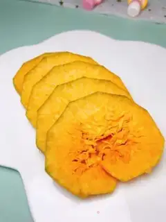 Make Pumpkin steamed eggs step 1
