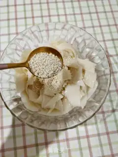Make The dumpling skin step 4