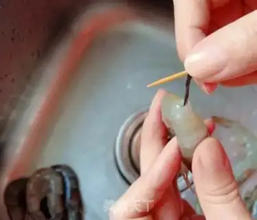 Make Soy shrimp step 0