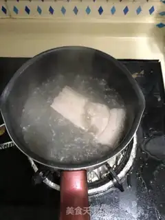 Make The garlic seed is back in the pot step 1