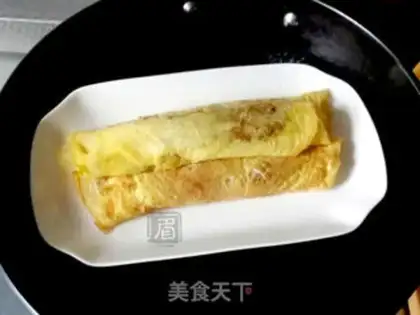 Make Eggskin roll step 6