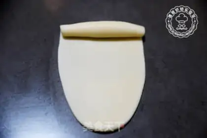 Make A duck moon cake step 6