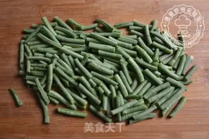 Make The cucumber cucumbers step 0