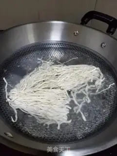 Make Spaghetti mushroom sauce step 0