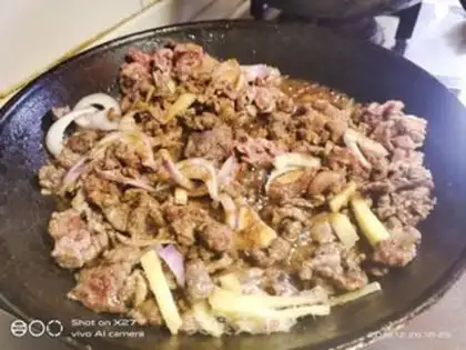 Make Onions with ginger beef step 3