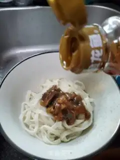 Make Spaghetti mushroom sauce step 4