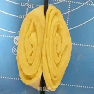 Make Pumpkin butterflies step 6