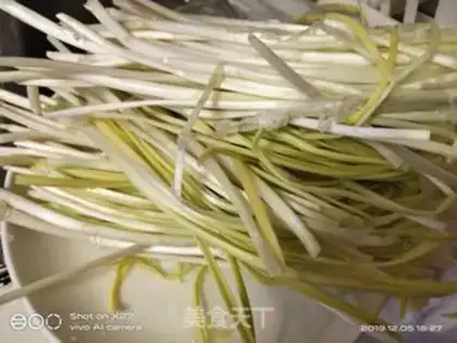 Make Yellow eggs step 1