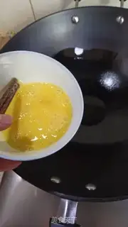 Make Tomato eggs fried cat ears step 0