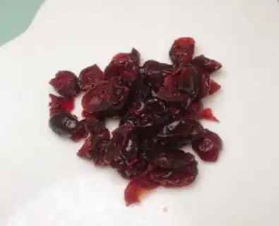 Make The cranberry ball step 0