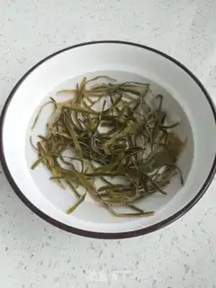 Make Seaweed tofu soup step 1