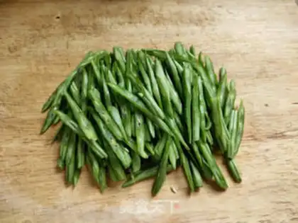 Make Four seasons of beans and sausage step 0