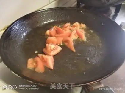 Make Tomato fried eggs step 4