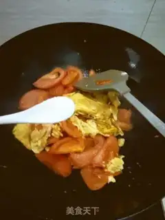 Make Tomato fried eggs step 5